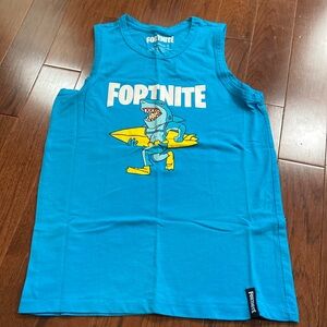 BNWOT (5 for $25) Fortnite t-shirt